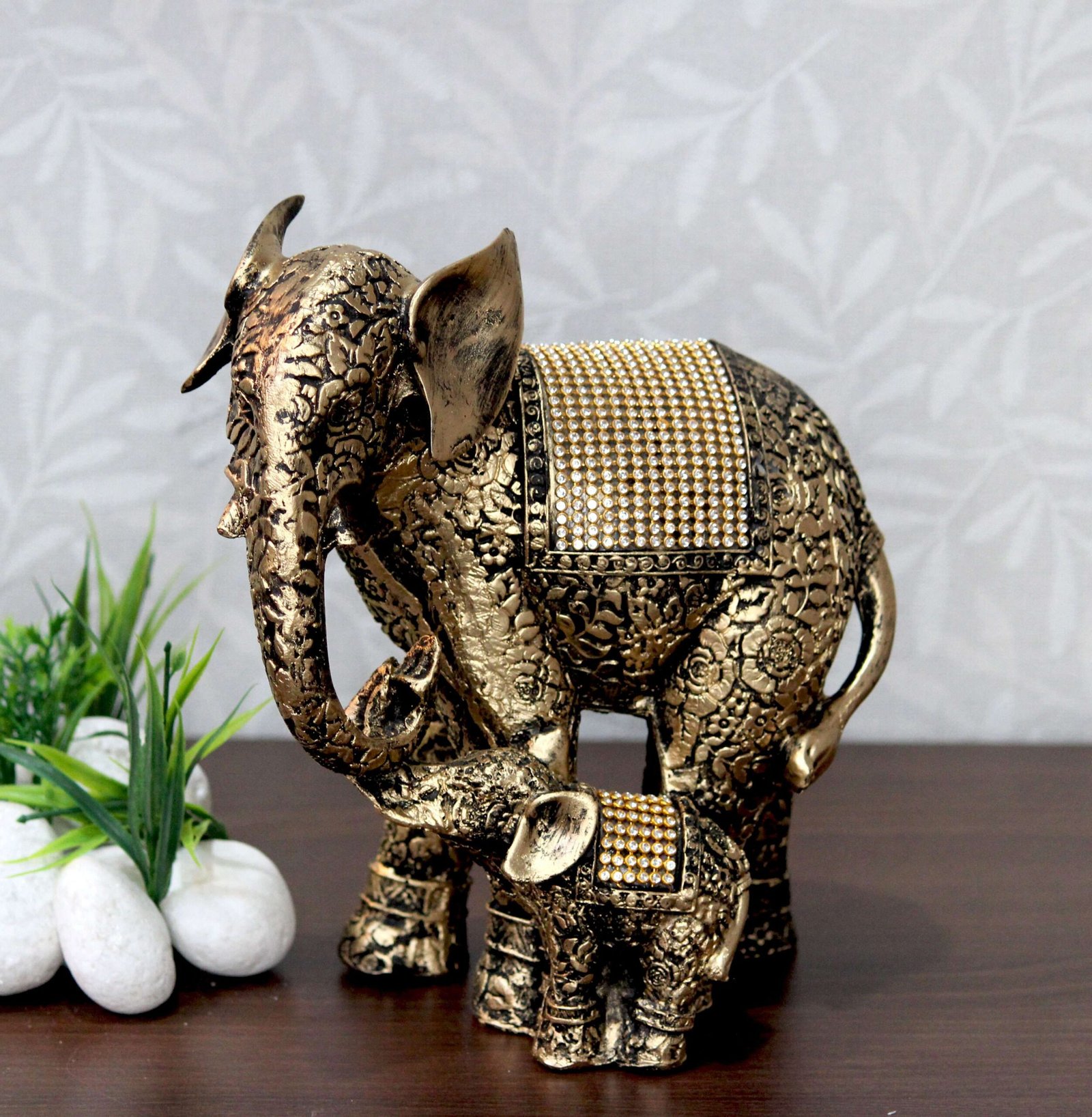 Elephant with Child Decorative Showpiece - Image 4